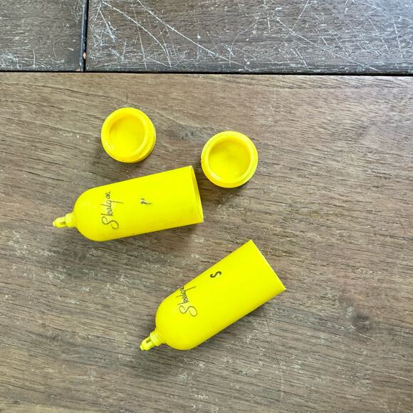 Vintage Yellow Skelgas Propane Advertising Salt & Pepper Shakers - Picture 2 of 5